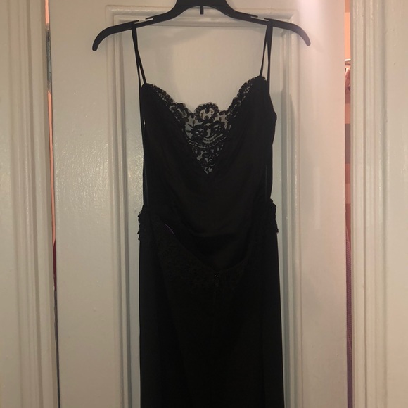 🍾 floor length black lace backless dress !! - Picture 2 of 8